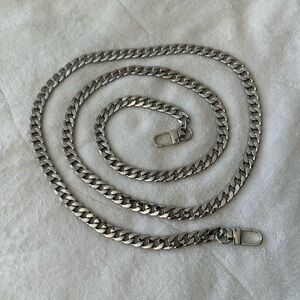 Host Pick Silver 47 in Chain to Make Wallet with Chains.